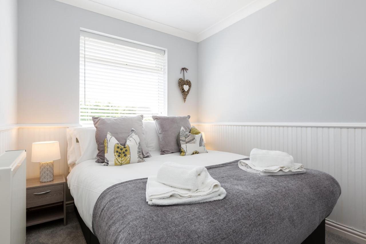 Curlew - 3 Bedrooms Wi-Fi, Parking, Contractors Thornton  エクステリア 写真